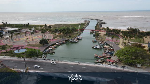 Canal e praça encontro das águas e praia de Jacaraípe 
