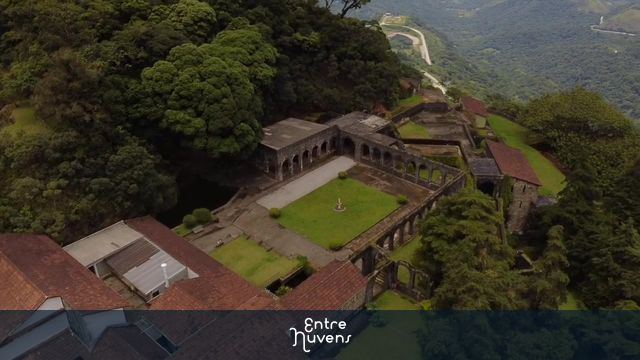 Castelo das armas. — vídeo aéreo de Petrópolis