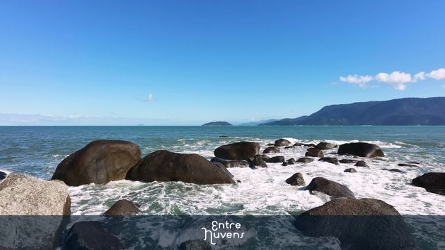 Cenário paradisíaco no Litoral Norte de São Paulo — vídeo aéreo de Ilhabela