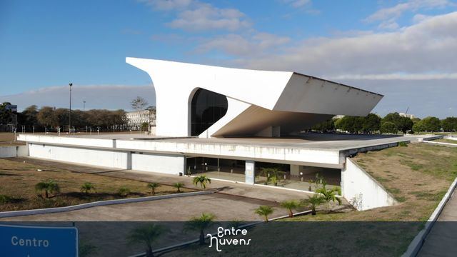 CENTRO DE CONVENÇÕES UENF — vídeo aéreo de Campos dos Goytacazes