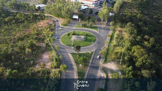 Centro de eventos do Pantanal — vídeo aéreo de Cuiabá
