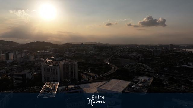 Centro do Rio final de tarde com trânsito
