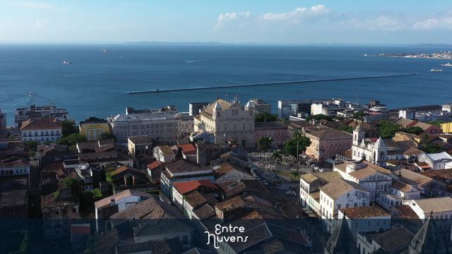 Centro Histórico de Salvador e vista para o mar