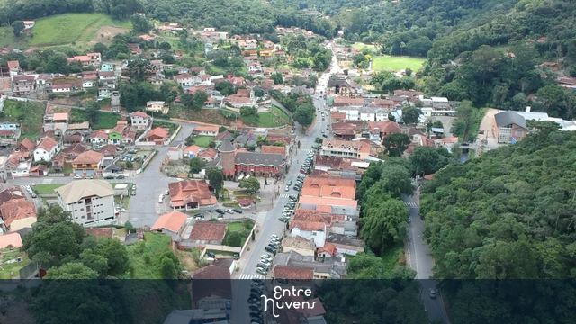 Centro Santo Antonio do Pinhal 2 — vídeo aéreo de Santo Antônio do Pinhal