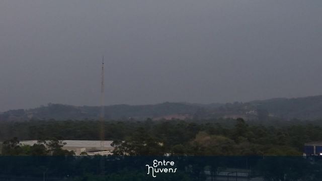 Chuva no horizonte  — vídeo aéreo de Suzano