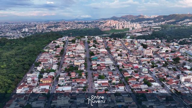 Cidade grande BH - Barreiro — vídeo aéreo de Belo Horizonte