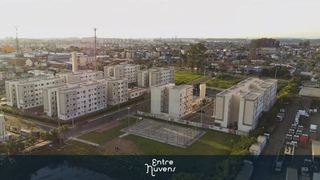CONDOMÍNIOS HABITACIONAIS — vídeo aéreo de Canoas
