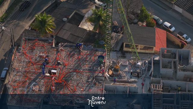 Construção de edifício em andamento — vídeo aéreo de Duque de Caxias
