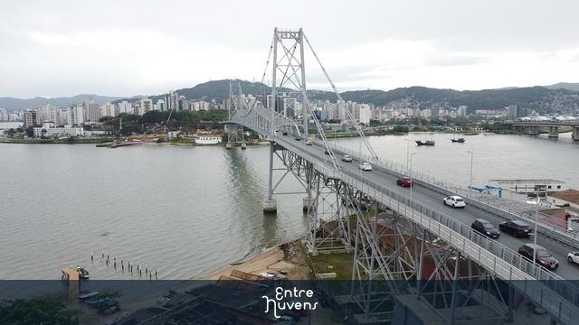 Continente Ilha — vídeo aéreo de Florianópolis