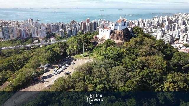 Convento da Penha com skyline de Vila Velha ao fundo – Espírito Santo