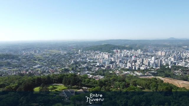 Criciúma vista de cima, sobrevoando o morro da tv