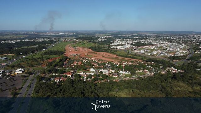 cruzamento da rodovia federal com a rodovia estadual - saída bela vista de goiás — vídeo aéreo de Goiânia