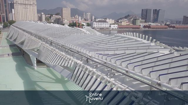 Detalhes do telhado e placas solares do Museu do Amanhã, na Zona Portuária do Rio de Janeiro