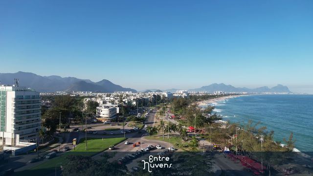 Dia ensolarado na Praia do Recreio — vídeo aéreo de Rio de Janeiro