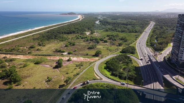 Encontro da Rodovia do Sol e Avenida Darly Santos com vista para a Barra do Jucu e Reserva de Jacare — vídeo aéreo de Vila Velha