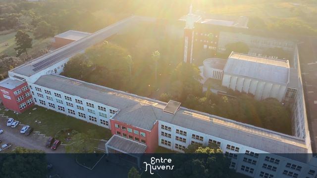Escola — vídeo aéreo de Viamão