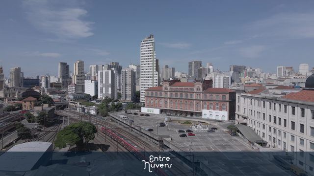 Estação da Luz e Trens no Centro de São Paulo