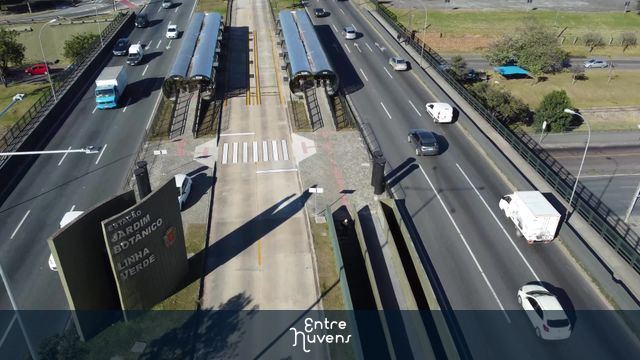 Estação Tubo do Jardim Botânico, em Curitiba PR