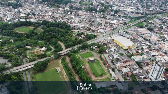 Estádio Ipatingão e parque Ipanema — vídeo aéreo de Ipatinga