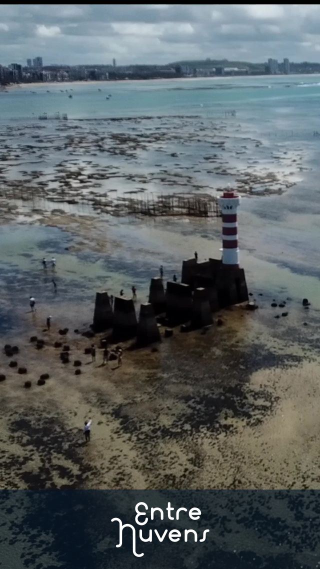Farol da Ponta Verde em Maceió na proporção 9×16