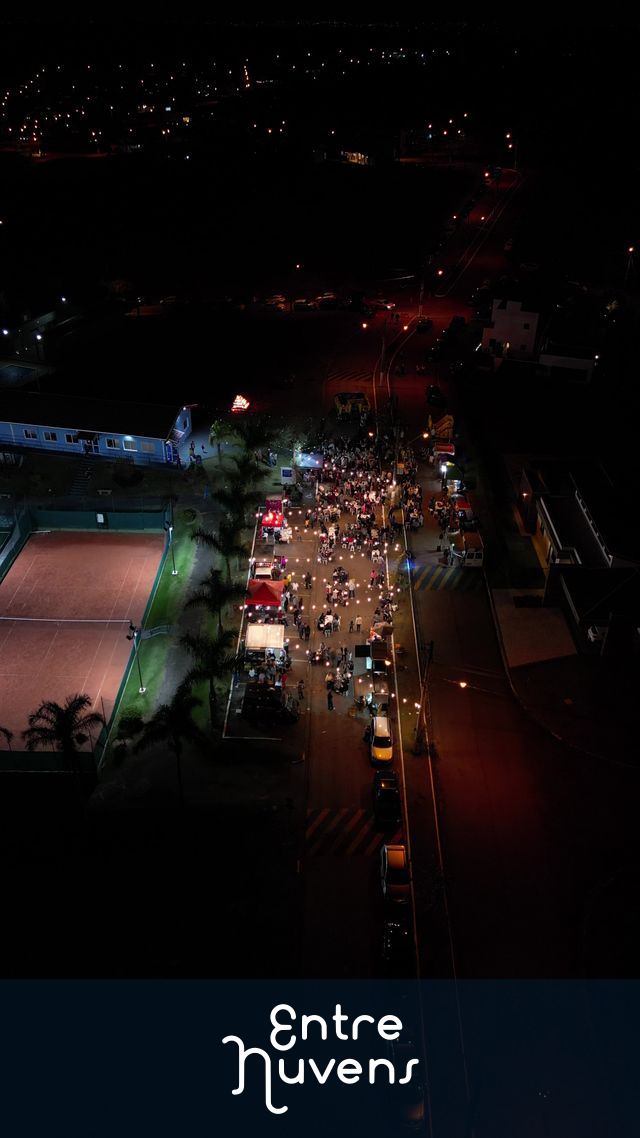Festa noturna no interior — vídeo aéreo de Itupeva