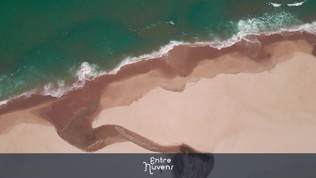 Filmagem na Praia Brava de Boiçucanga em São Sebastião, litoral norte de São Paulo.