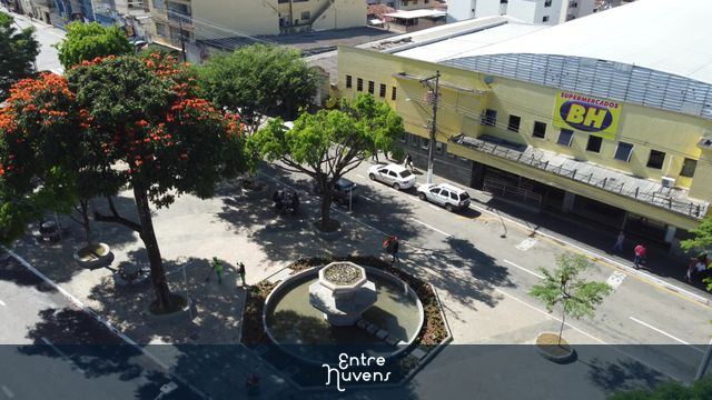 fonte inaugurada na praça Tiradentes  em conselheiro Lafaiete 