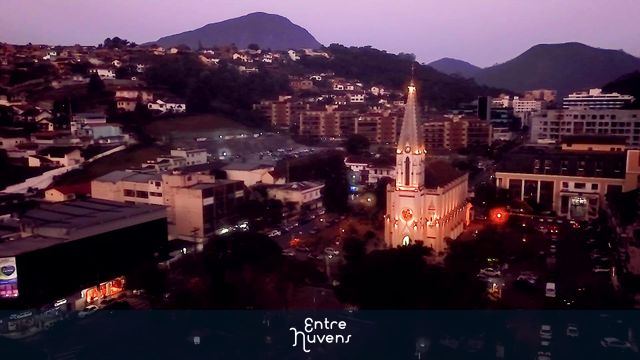 Igreja Matriz de Santa Teresa Dávila, Praça Baltasar da Silveira, centro de Teresópolis/RJ