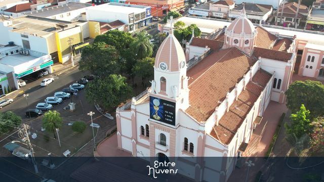 Igreja Matriz — vídeo aéreo de Ibitinga