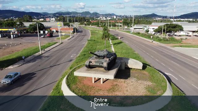 Imagem de Blindado na BR 158 em Santa Maria-RS