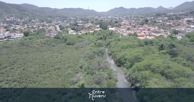 Imagens aéreas do Rio João Mendes — vídeo aéreo de Niterói