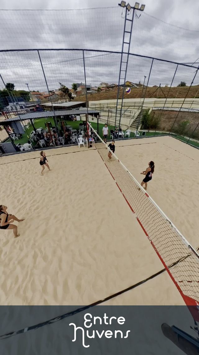JOGO DE VOLEI DE AREIA  — vídeo aéreo de São José dos Campos
