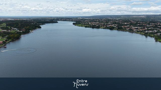 Lago Paranoá - Setor de Clubes - Brasilia - DF — vídeo aéreo de Brasília