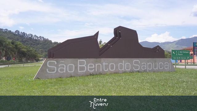 Letreiro de entrada na cidade de São Bento do Sapucaí.
