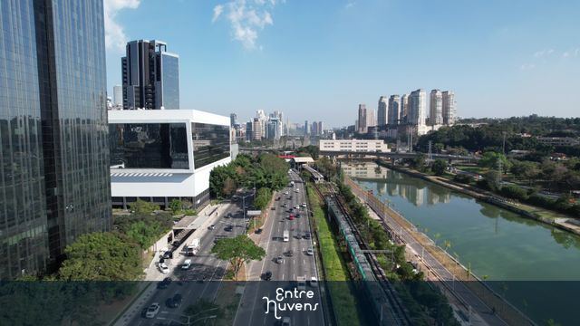 Marginal Pinheiros e Shopping JK — vídeo aéreo de São Paulo