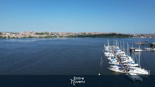 Marinas da Ribeira — vídeo aéreo de Salvador