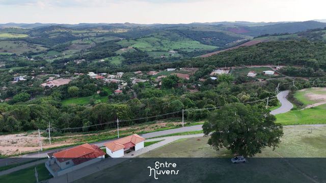 Matriz de Santana-MG — vídeo aéreo de Belo Vale