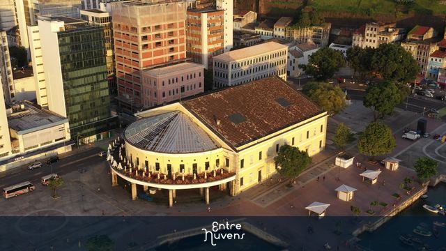 Mercado Ver-o-Peso ao entardecer — vídeo aéreo de Salvador