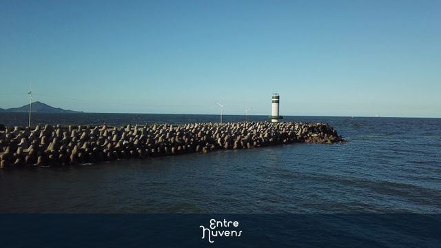 Molhes de Itajaí, Santa Catarina, com bikes.