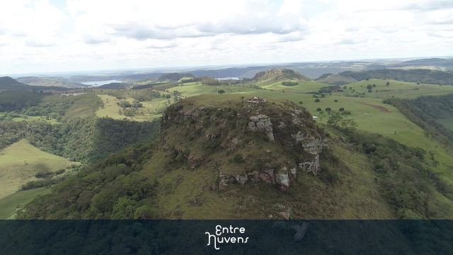 Morro do Gavião — vídeo aéreo de Ribeirão Claro