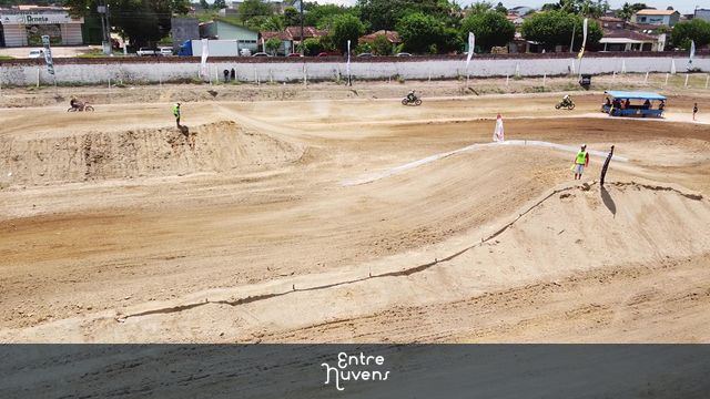 Motocross circuito completo — vídeo aéreo de Capitão Poço