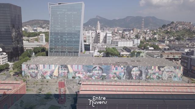 Mural Etnias no Boulevard Olímpico, na Zona Portuária do Rio de Janeiro