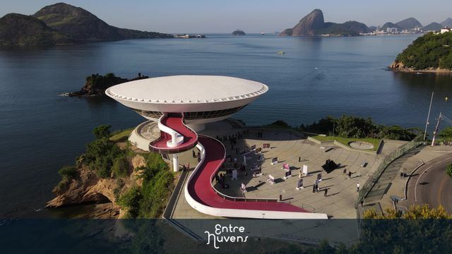 Museu de Arte Contemporânea de Niterói e Pão de Açucar