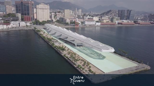 Museu do Amanhã às margens da Baía de Guanabara na Zona Portuária do Rio de Janeiro