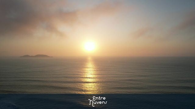 NASCER DO SOL ENTRE A NEBLINA FLORIANÓPOLIS