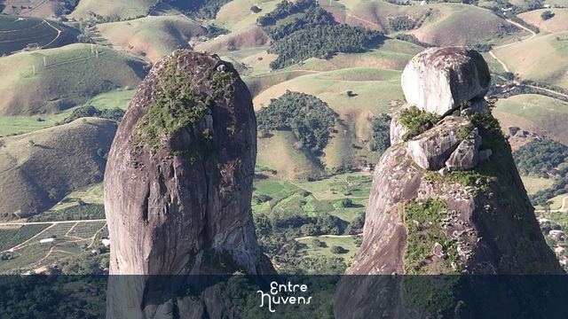 O Frade e a Freira  — vídeo aéreo de Itapemirim