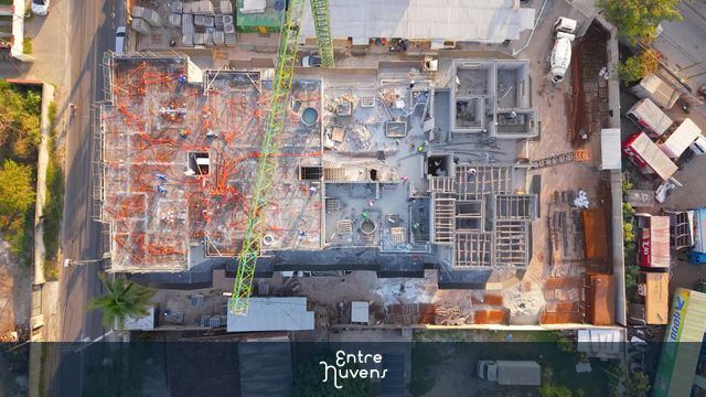 Obra de edifício em fase de construção — vídeo aéreo de Duque de Caxias
