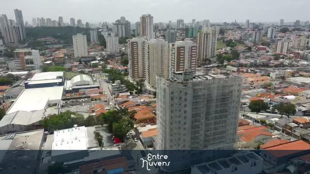 Órbita em Prédio em Obra na Vila Formosa — vídeo aéreo de São Paulo