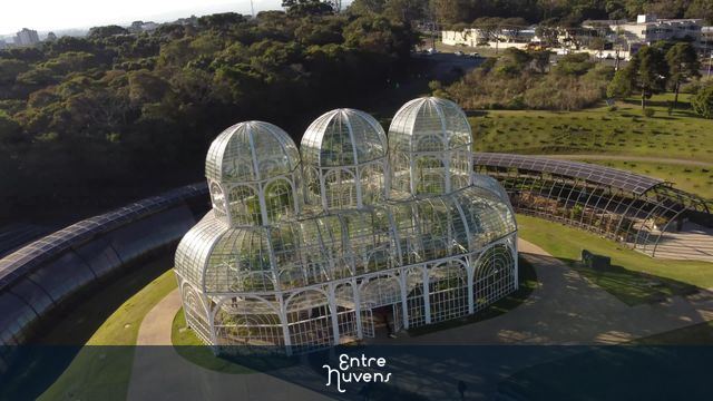 Orbitando a estufa do Jardim Botânico de Curitiba