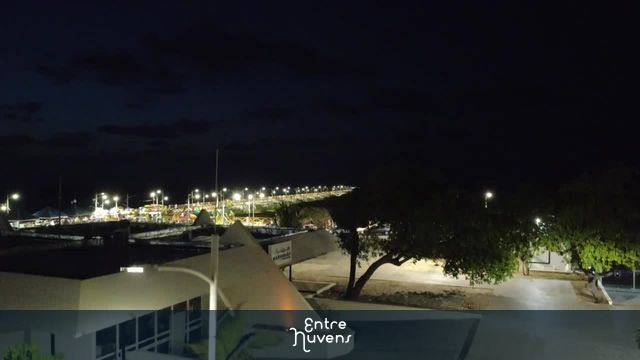 Orla da Península iluminada à noite vista de cima